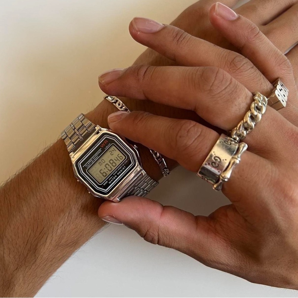 2k 2000s vintage retro silver stainless steel digital watch
Brand new